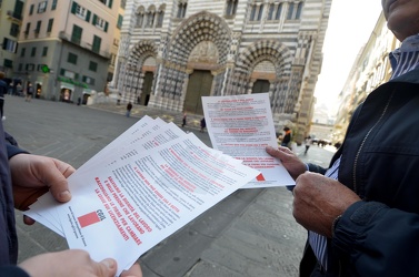 Genova - Pasqua - volantinaggio CGIL