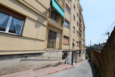 Genova Quarto - via Acerbi - palazzo edilizia popolare al civico