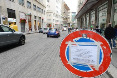 Genova - Via Fieschi - lavori di asfaltatura, cantiere strada sc