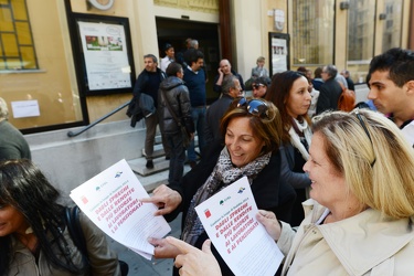 Genova - teatro della Giovent√π - incontro sindacati, assemblea 