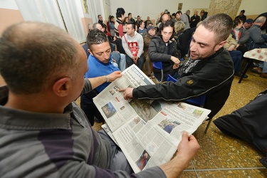 Genova - chiesa lagaccio - assemblea persone sgomberate causa fr