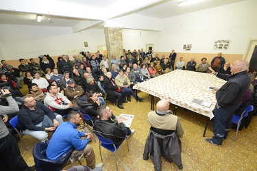 Genova - chiesa lagaccio - assemblea persone sgomberate causa fr