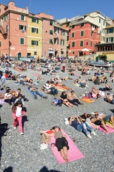 Genova - prima domenica di sole e spiaggia affollata