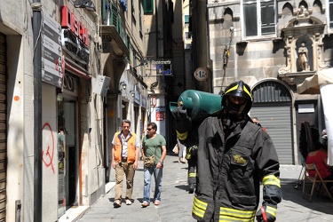 bombola gas vigili fuoco vicoli