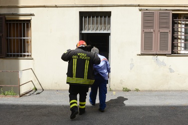 Genova - via casaregis - esplosone in una centralina energia ele