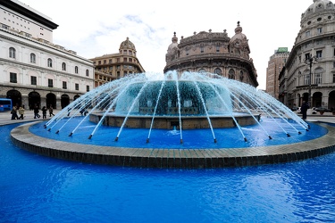 fontana de ferrari blu per giornata autismo