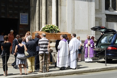 Genova - chiesa Castelletto - i funerali della ginecologa Angela