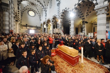 Genova - chiesa del Carmine - i funerali di Don Andrea Gallo