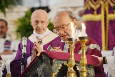 Genova - chiesa del Carmine - i funerali di Don Andrea Gallo