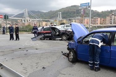 Genova, Campi - incidente stradale, due carabinieri feriti 