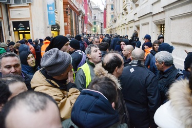 Genova - quarto giorno di sciopero lavoratori amt - si uniscono 