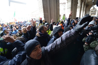 Genova - quarto giorno di sciopero lavoratori amt