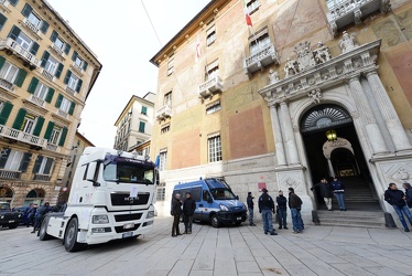 Genova - prefettura - manifestazione camionisti e autotrasportat