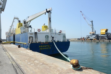 Genova - terminal rinfuse - la vicenda della nave Avantis