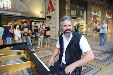 Genova - Julian Layn, compositore svizzero 45enne, si ispira con