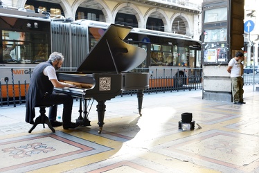 Genova - Julian Layn, compositore svizzero 45enne, si ispira con