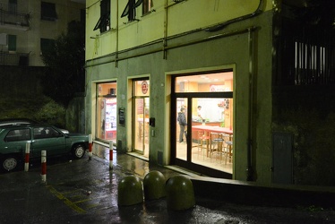 Genova Pra - Via sapello 91r - sequestro pizzeria cento chilogra