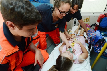 Genova - ospedale Gaslini - simulazione soccorsi bambini scuola