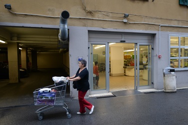 Genova - via Mura di santa Chiara - supermercato IN'S - non ci s