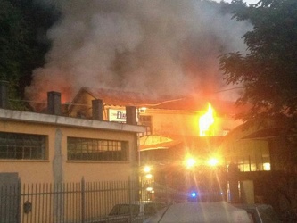 Incendio fabbrica Valpolcevera Ge270814c3ba59fb020522a061e3383eb0b846a8