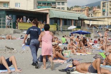 Genova Sturla - spiaggia libera - cadavere 45enne di origini sud