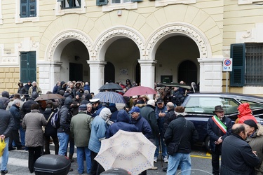 Genova, municipio Voltri - Addio laico a Franco Maggi, sindacali