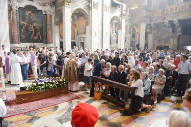 Genova - chiesa Via Lomellini - il funerale del sacerdote Giacom