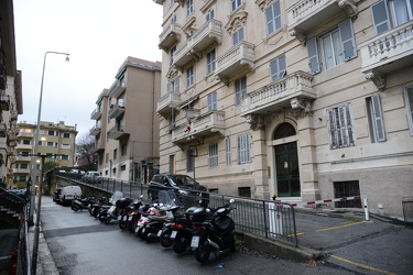 Genova - via Angelo Cetti - raffica furti civici 5 e 7