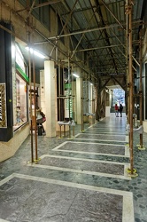 Genova - le galleria accanto a via XII Ottobre - desolazione, ne