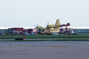 Genova - aeroporto - emergenza canadair