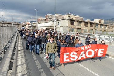 Genova sestri ponente - corteo manifestazione lavoratori esaote