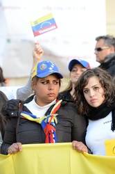 Genova - piazza De Ferrari - manifestazione comunit√† venezuela