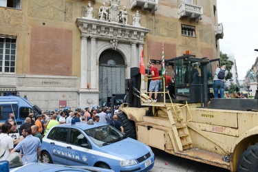 Genova - manifestazione corteo lavoratori ILVA - la rabbia degli