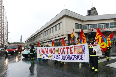 Genova - San Benigno - manifestazione sindacati di base Vigili d