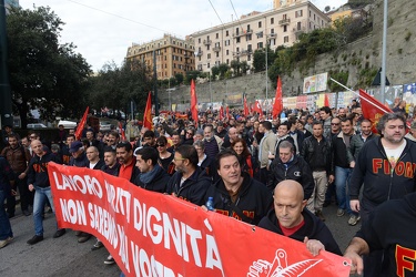 Genova - corteo sciopero generale contro jobs act