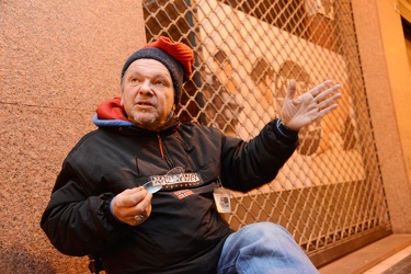 Genova - piazza piccapietra - aggressione senzatetto