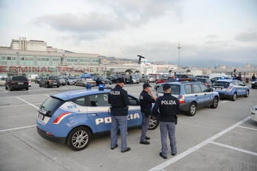 Genova - terminal traghetti - allarme bomba nel parcheggio