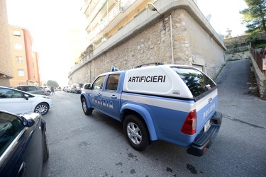Genova, quezzi - allarme bomba per un pacco sospetto presso il c