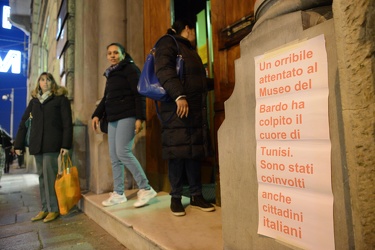 Genova - via XX Settembre - cartelli in solidariet√† al popolo t