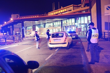 Genova - aeroporto Cristoforo Colombo - controlli polizia il gio