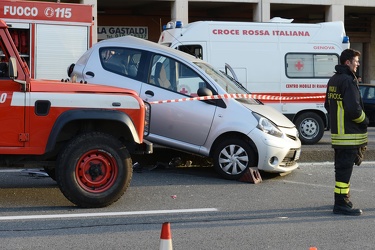 Genova - Auto contro moto in corso Gastaldi, 2 vittime 