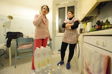 Genova - via del Campasso - famiglia senza acqua causa inquilini
