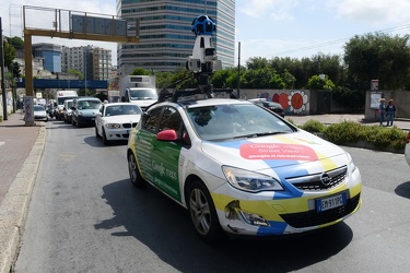 Genova - google car per google maps in giro per il ponente