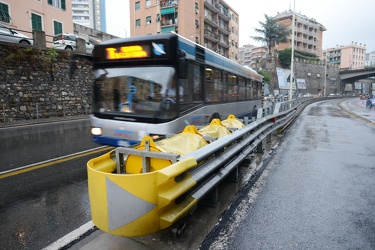 Genova, corso Europa - il guard rail rinnovato di recente
