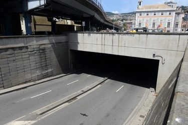 Genova - sottopasso Caricamento - incidente mortale nella notte