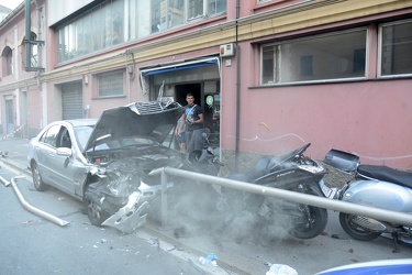Genova Sestri Ponente - Via Merano - incidente a causa di un mal