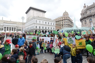 Genova - marcia domenicale per il clima