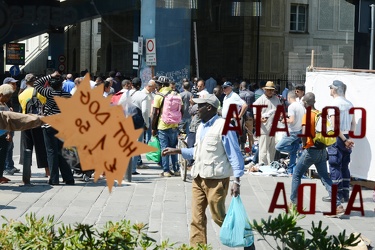 Genova - via Turati - rissa presso mercatino abusivo - nelle fot