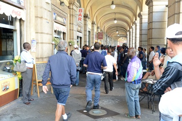 Genova - via Turati - rissa presso mercatino abusivo