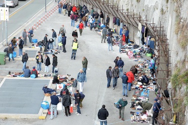 Genova - corso Quadrio - il mercatino regolarizzato